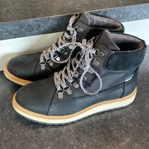 Tom’s Black Mesa Boots - size 6